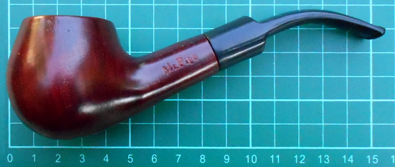 The Jujube pipe is offered in an attractive bent shape.